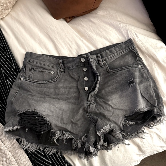 Free People cut off shorts- Curvy, size 31 - Picture 1 of 2